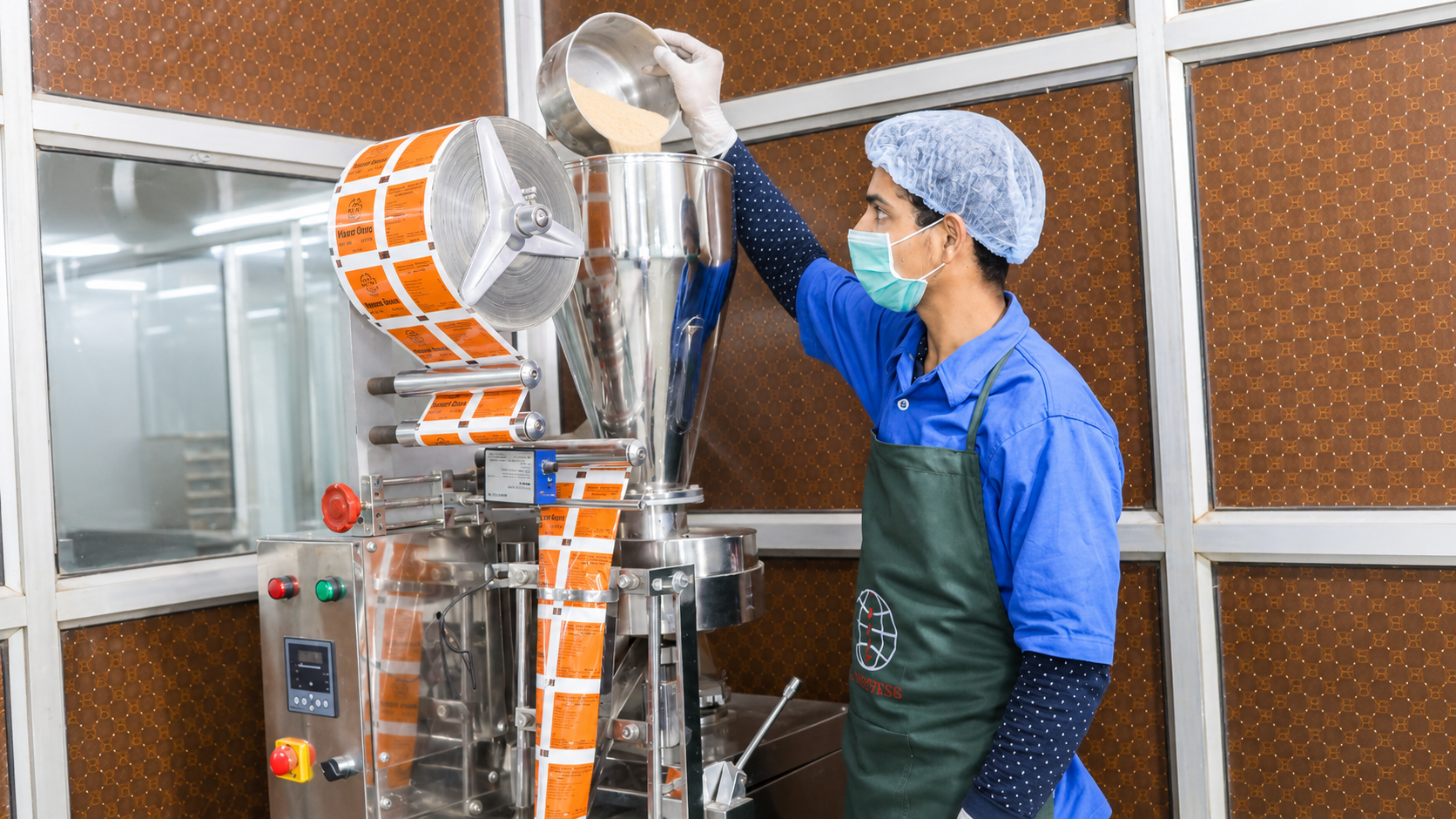 Powder sachet sealing machine